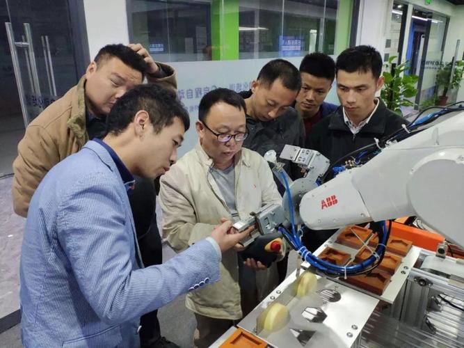 疯狂的机器人四百多字 疯狂的机器人四百多字