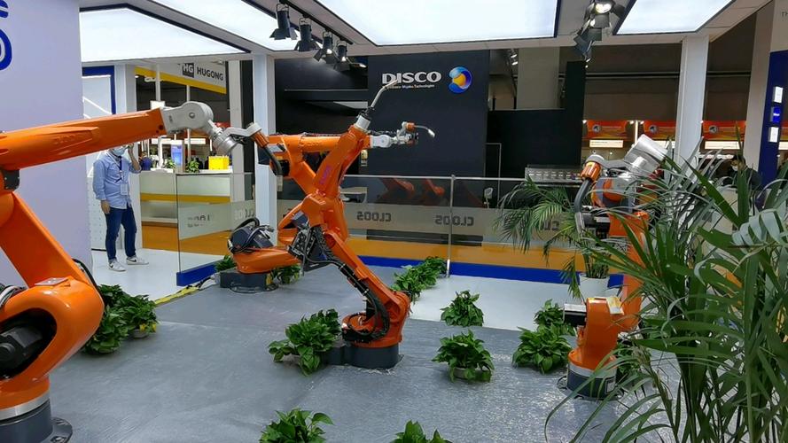 机器人比赛真好看英语 机器人比赛真好看英语