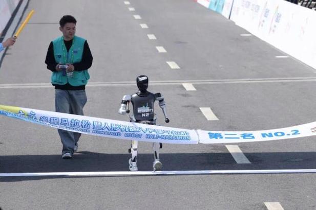 发明机器人的作文200字 发明机器人的作文200字