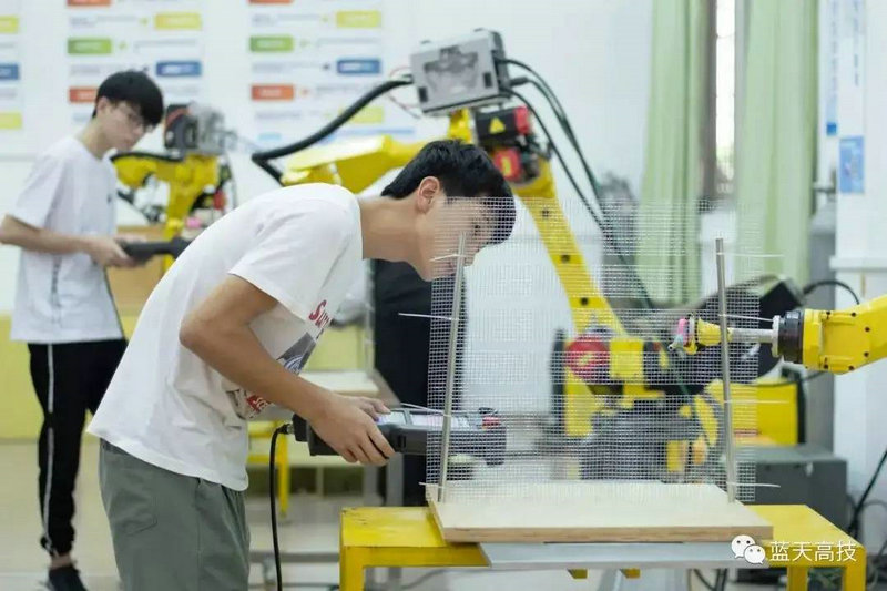 机器人上课的场景作文 机器人上课的场景作文