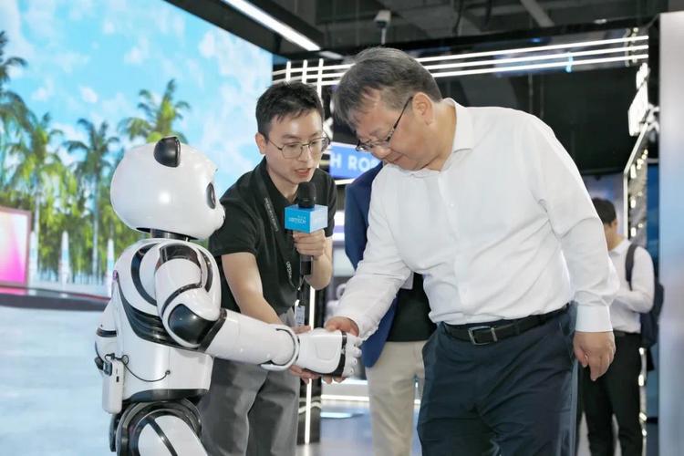 机器人还要睡觉吗英语 机器人还要睡觉吗英语