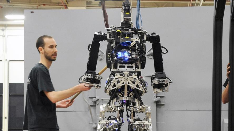 巩汉林代言扫地机器人 巩汉林代言扫地机器人