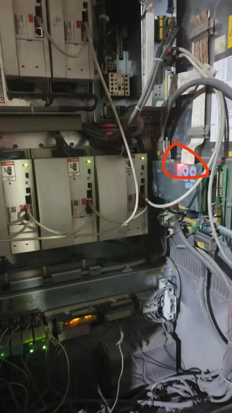 被机器人强制高潮玩弄