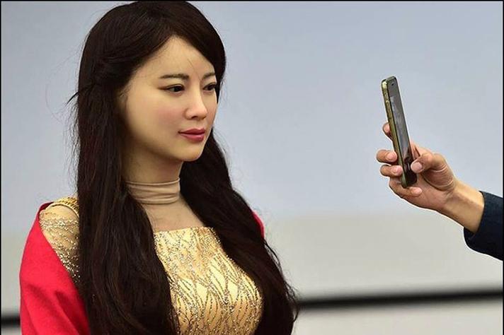 机器人可以送菜吗英语 机器人可以送菜吗英语